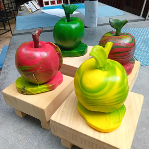 Marja Steinmetz - Appel set (Glass; Bronze casting method)